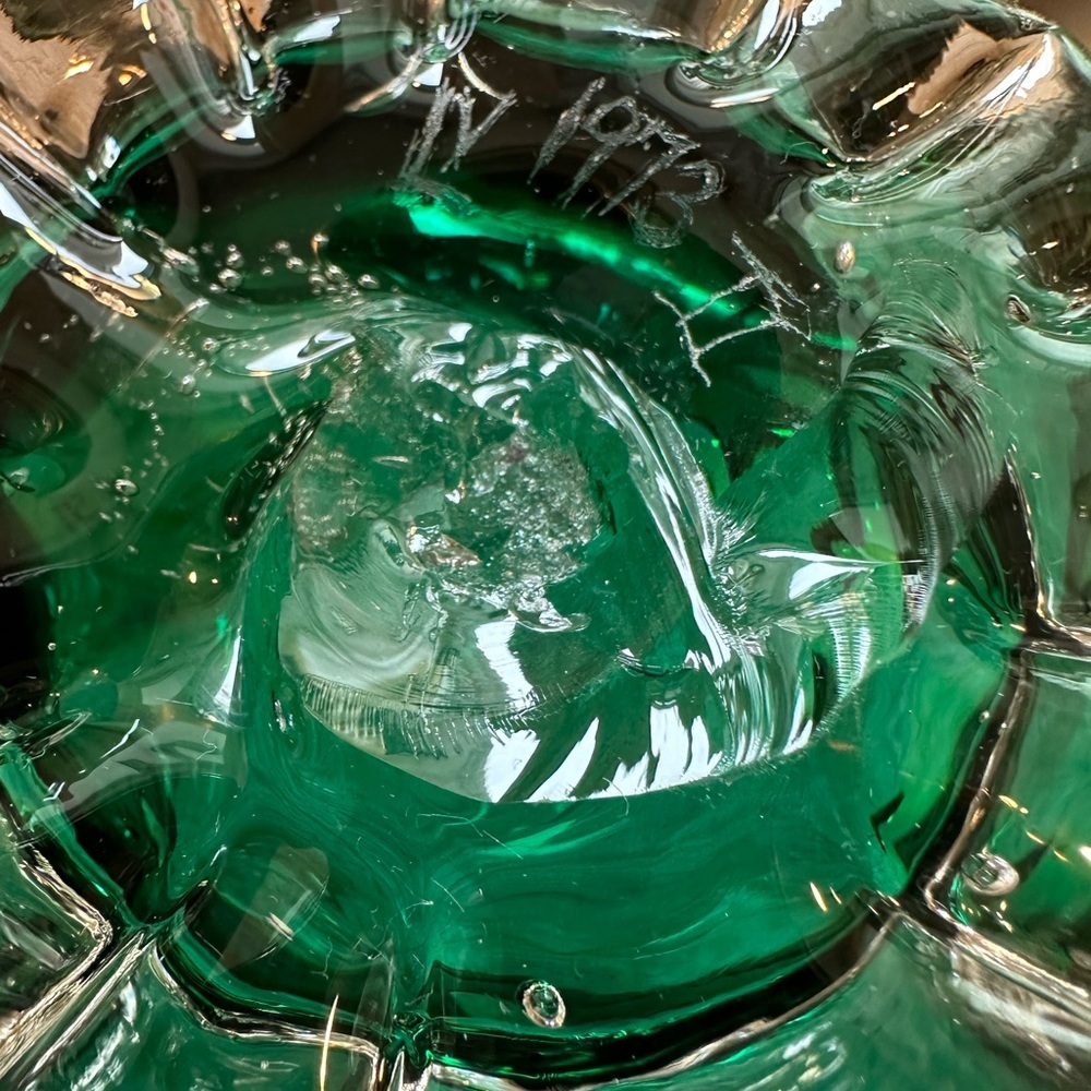 Green Art Glass Optic Ruffled Pitcher Vase 1973 - Picture 11 of 11